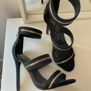 Fashion nova heels size 5.5 color black